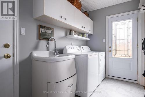 1729 Riverbend Court, Mississauga, ON - Indoor Photo Showing Laundry Room