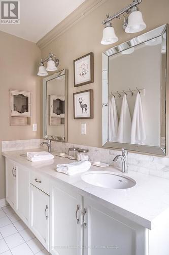 1729 Riverbend Court, Mississauga, ON - Indoor Photo Showing Bathroom