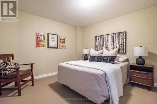 1729 Riverbend Court, Mississauga, ON - Indoor Photo Showing Bedroom