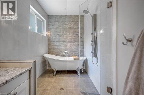 Primary Bathroom Ensuite - 156 St Johns Road W, Simcoe, ON - Indoor Photo Showing Bathroom