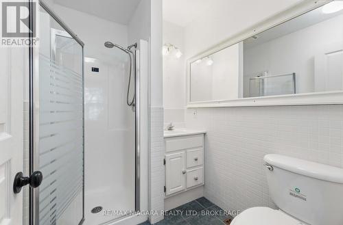 upper bath - 696 Lakeshore Road, Fort Erie (Lakeshore), ON - Indoor Photo Showing Bathroom