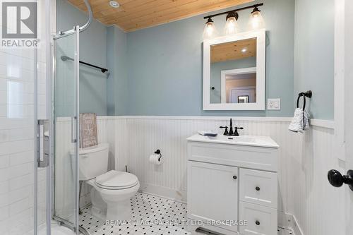 main floor bath - 696 Lakeshore Road, Fort Erie (Lakeshore), ON - Indoor Photo Showing Bathroom
