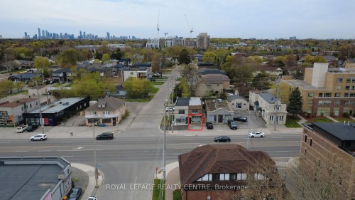745 Lakeshore Road E, Mississauga, ON 