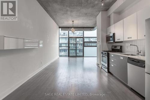 811 - 60 Bathurst Street, Toronto, ON - Indoor Photo Showing Kitchen