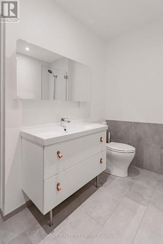 811 - 60 Bathurst Street, Toronto, ON - Indoor Photo Showing Bathroom