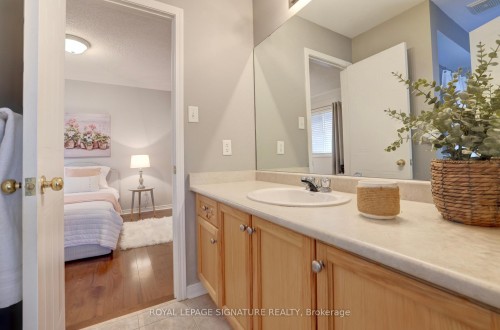 798 Spinning Wheel Crescent, Mississauga, ON - Indoor Photo Showing Bathroom