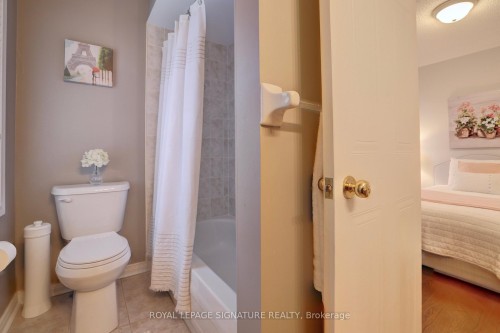 798 Spinning Wheel Crescent, Mississauga, ON - Indoor Photo Showing Bathroom