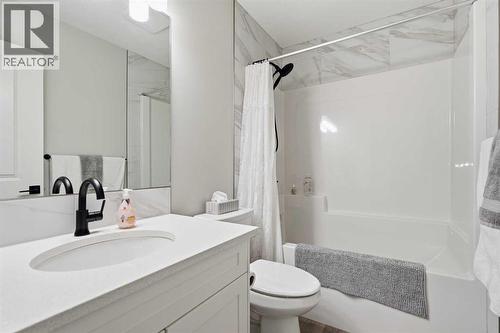 120 Treeline Manor Sw, Calgary, AB 