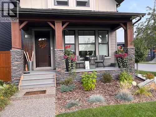 120 Treeline Manor Sw, Calgary, AB 