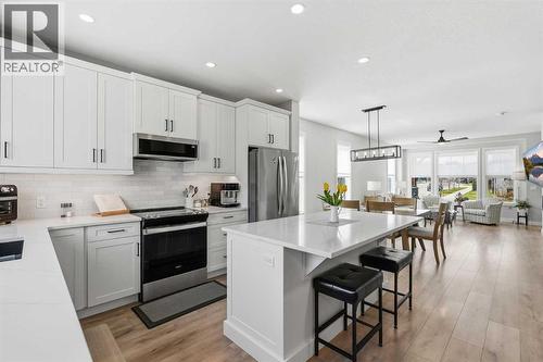 120 Treeline Manor Sw, Calgary, AB 