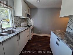 2 - 2021 EDINBURGH DRIVE Burlington, ON L7R 2C8