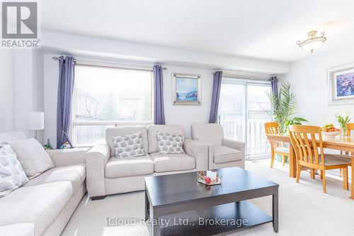 3842 Ridgepoint Way, Mississauga, ON - Indoor Photo Showing Living Room