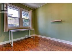 Main Second bedroom (upstairs) - 