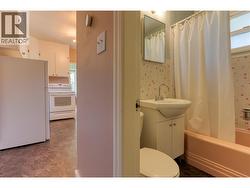 Main bathroom - 