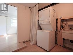 Laundry room (Main house) - 