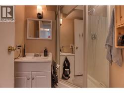 Suite Bathroom - 