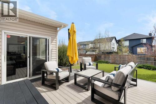 South facing compositedeck - 71 Chaparral Grove Se, Calgary, AB 