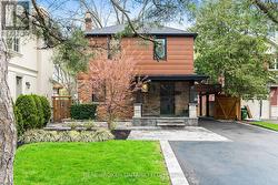 17 OLD OAK ROAD Toronto, ON M9A 2V9