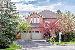 1729 RIVERBEND Court  Mississauga, ON L5M 5J1