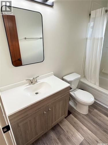 805 Stanley Street, Esterhazy, SK - Indoor Photo Showing Bathroom