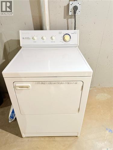 805 Stanley Street, Esterhazy, SK - Indoor Photo Showing Laundry Room