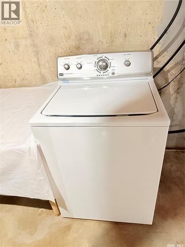 805 Stanley Street, Esterhazy, SK - Indoor Photo Showing Laundry Room