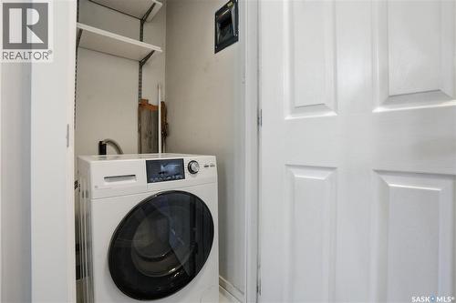 303 208 Saskatchewan Crescent E, Saskatoon, SK - Indoor Photo Showing Laundry Room