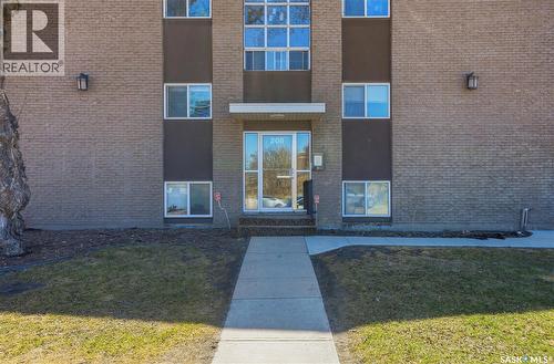 303 208 Saskatchewan Crescent E, Saskatoon, SK - Outdoor