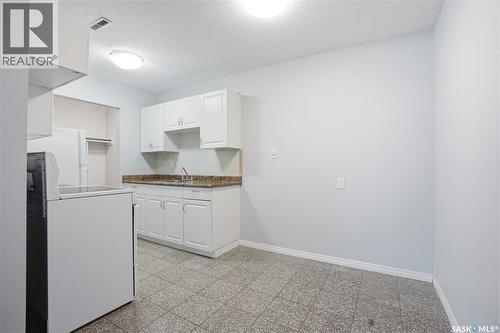 303 208 Saskatchewan Crescent E, Saskatoon, SK - Indoor Photo Showing Kitchen