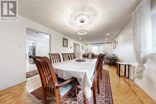 816 Willowbank Trail, Mississauga, ON - Indoor Photo Showing Dining Room