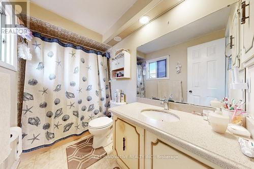 816 Willowbank Trail, Mississauga, ON - Indoor Photo Showing Bathroom