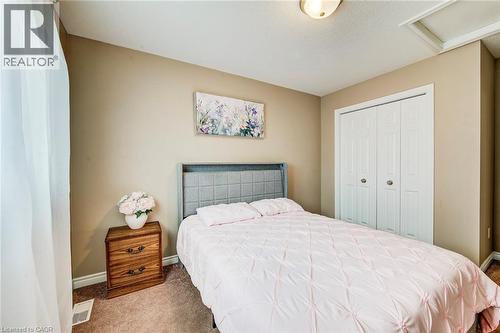 330 Dearborn Boulevard Unit# 7, Waterloo, ON - Indoor Photo Showing Bedroom