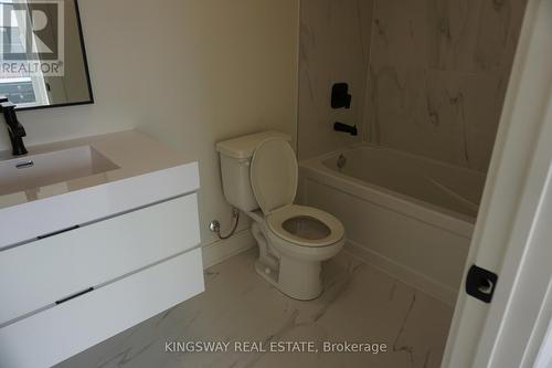 122 Everett Common, St. Catharines, ON - Indoor Photo Showing Bathroom