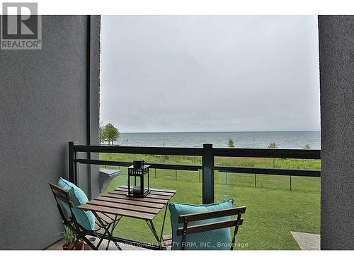 233 - 35 SOUTHSHORE CRESCENT  Hamilton, ON L8E 0J2