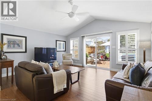 125 Covington Crescent, Kitchener, ON - Indoor Photo Showing Living Room