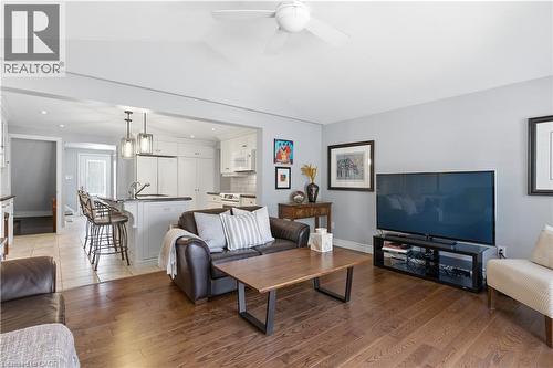 125 Covington Crescent, Kitchener, ON - Indoor Photo Showing Living Room