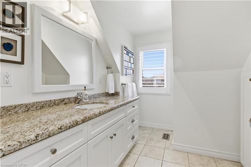 125 Covington Crescent, Kitchener, ON - Indoor Photo Showing Bathroom