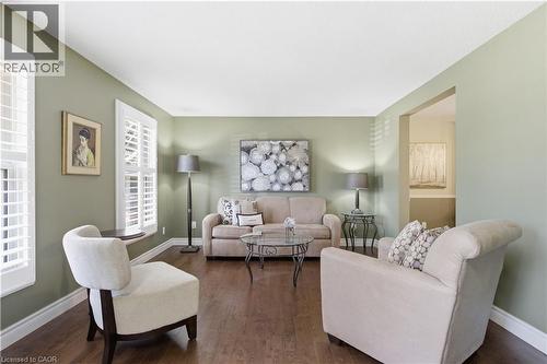 125 Covington Crescent, Kitchener, ON - Indoor Photo Showing Living Room
