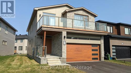 813 CROSSGATE STREET  Ottawa, ON K2J 7E3