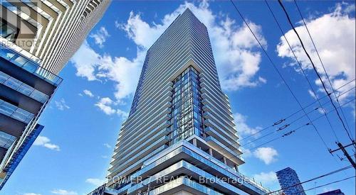911 - 161 ROEHAMPTON AVENUE  Toronto, ON M4P 0C8