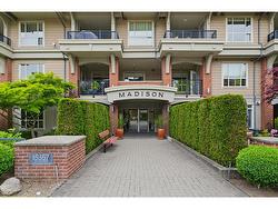 203 15357 17A AVENUE Surrey, BC V4A 1V4