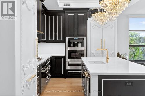 304 - 200 Russell Hill Road, Toronto, ON - Indoor Photo Showing Kitchen With Upgraded Kitchen