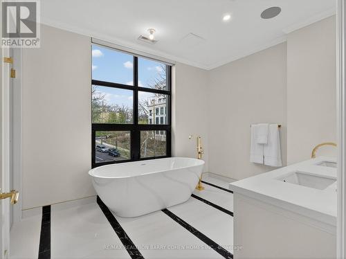 304 - 200 Russell Hill Road, Toronto, ON - Indoor