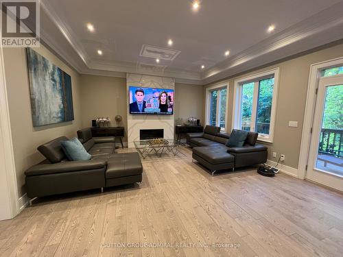 1060 Kipling Avenue, Toronto, ON - Indoor
