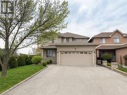 2 PINERIDGE Drive Hamilton, ON L9A 5K2