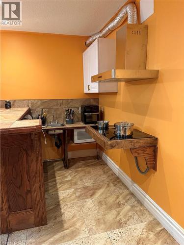 2 Pineridge Drive, Hamilton, ON - Indoor