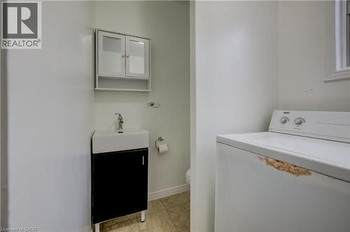43 Middleton Street, Cambridge, ON - Indoor Photo Showing Laundry Room