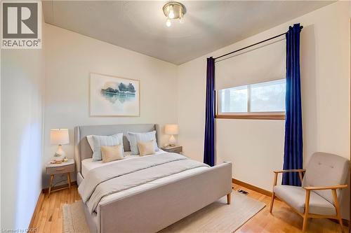 43 Middleton Street, Cambridge, ON - Indoor Photo Showing Bedroom