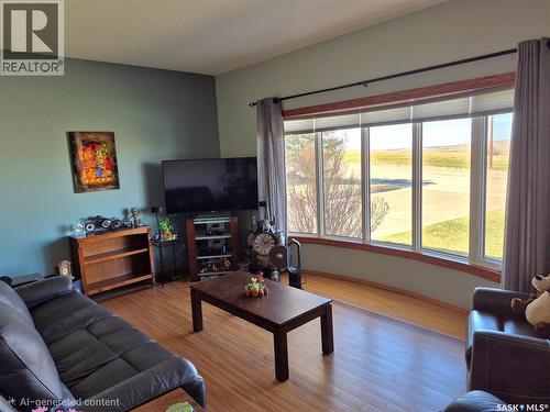 246 Battleford Trail, Swift Current, SK - Indoor Photo Showing Living Room