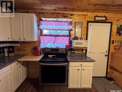 2 Ermine Place, Weyakwin, SK - Indoor Photo Showing Kitchen